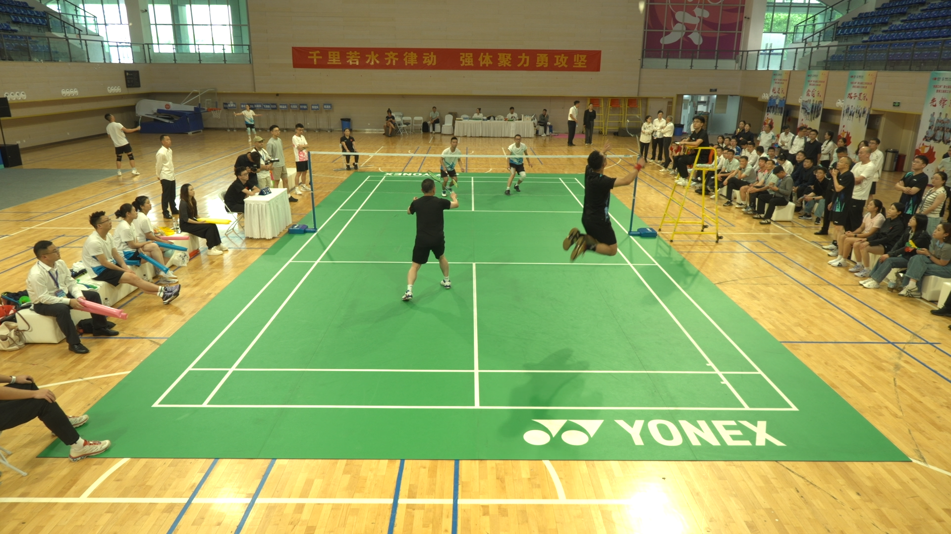 “雅砻江杯”第七届职工羽毛球比赛