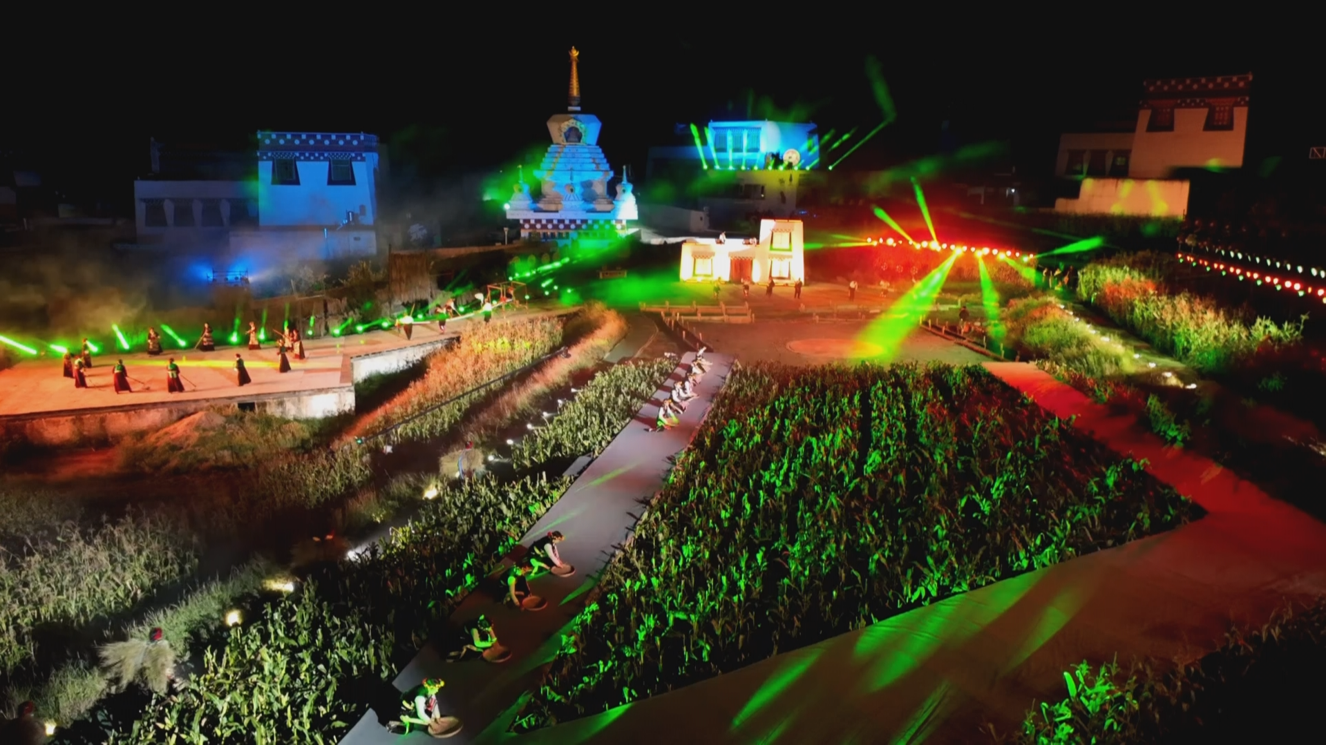 田园“疯”装秀